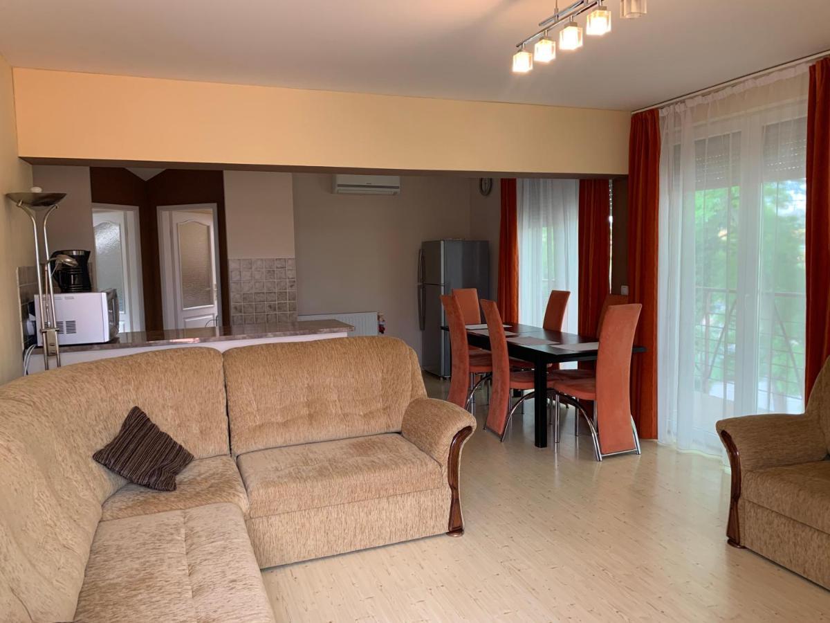 Indi Apartman Шиофок Экстерьер фото